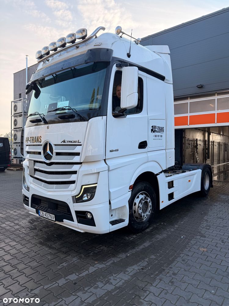 Mercedes-Benz Actros 1845 BIG SPACE L - 2