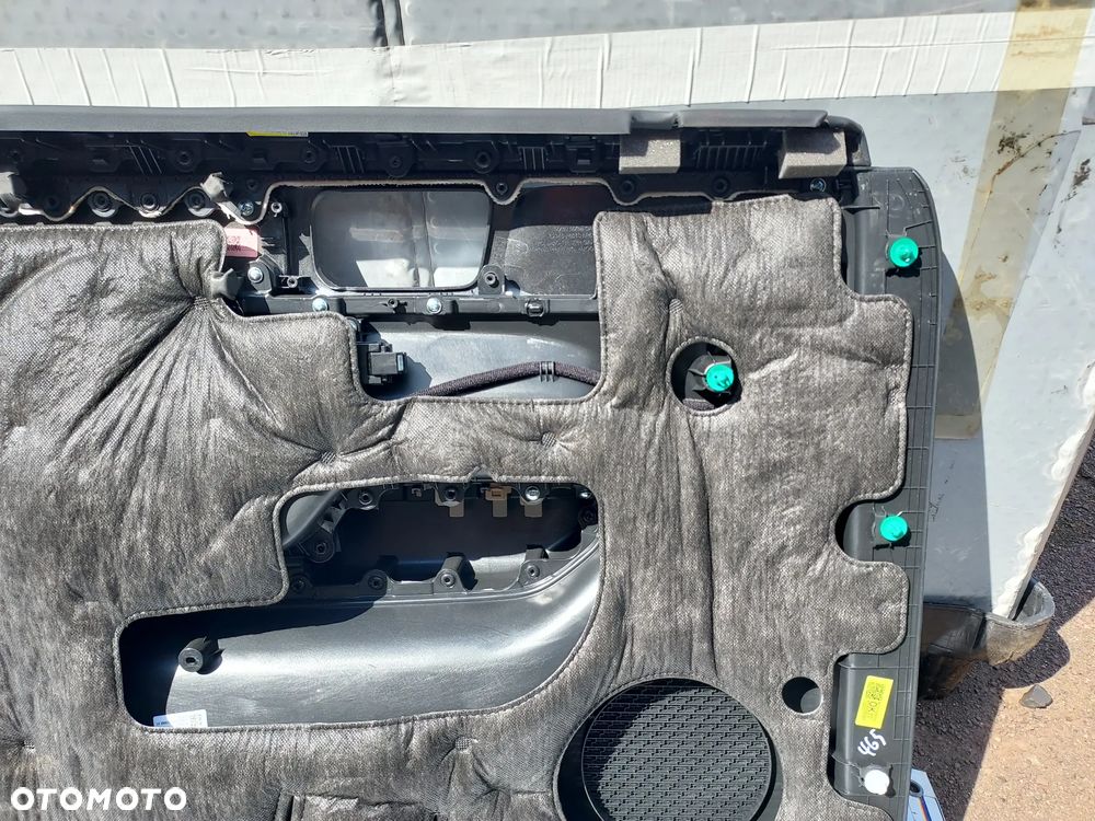 Boczek drzwi PP Santa FE V 82308P6000 - 8