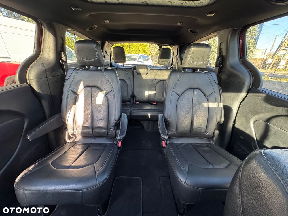 Chrysler Pacifica - 18