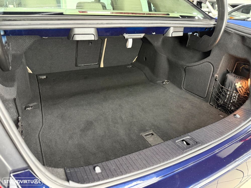 Mercedes-Benz E 250 CDI Elegance BlueEfficiency - 23