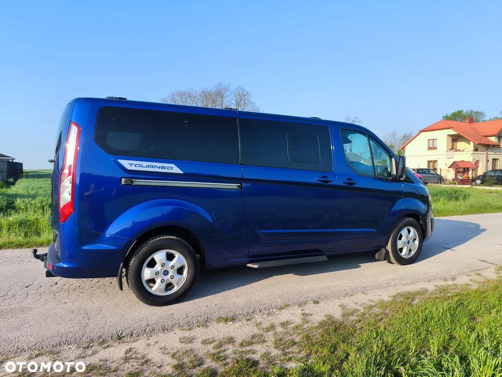 Ford Tourneo Custom 2.0 EcoBlue L2 Shuttle Bus Titanium - 34