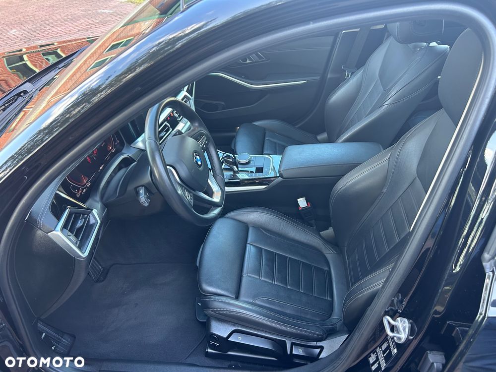 BMW Seria 3 320d MHEV Luxury Line - 12