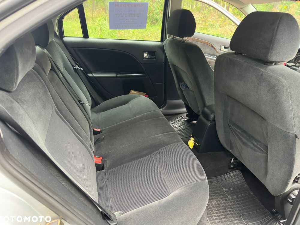 Ford Mondeo 2.0 TDCi Ghia - 10