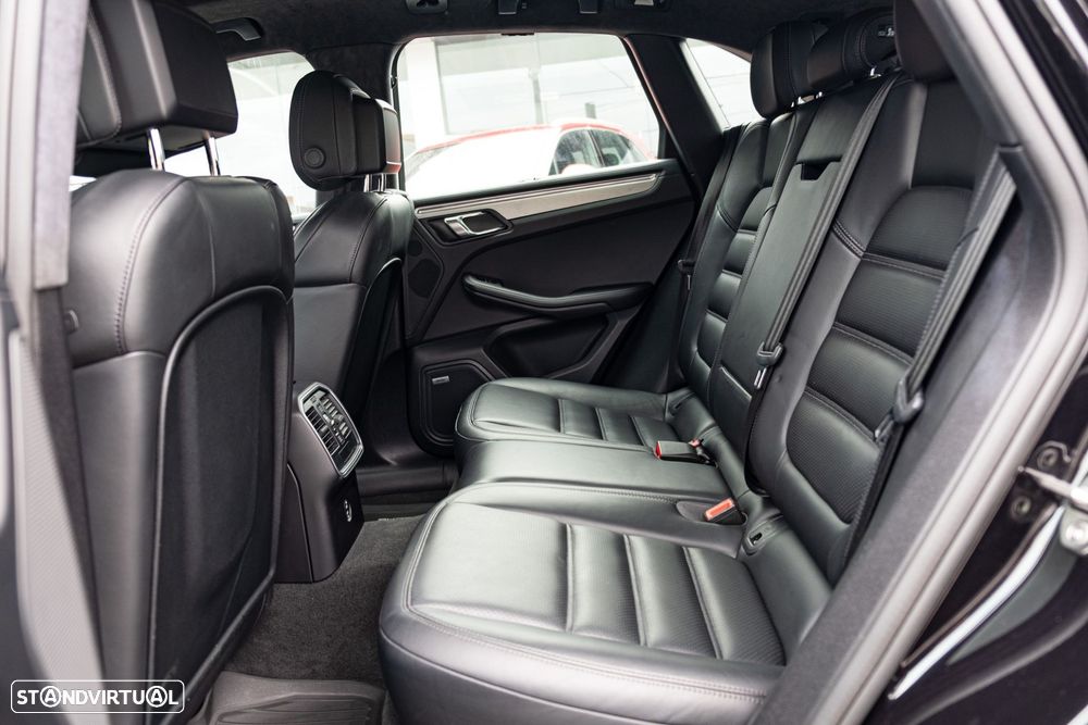 Porsche Macan Turbo - 44
