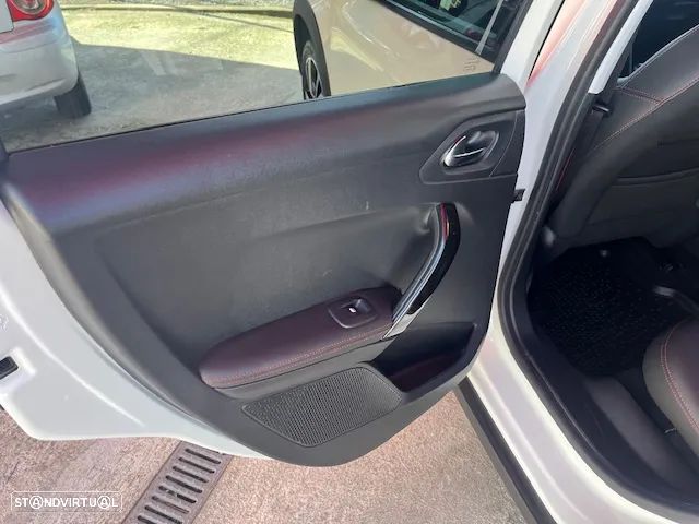 Peugeot 2008 1.2 PureTech GT Line - 16