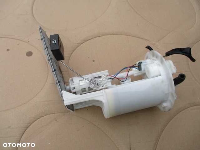 Toyota Yaris III pompa paliwa 1,3 1,33 1,5 vvti  77704-0D070