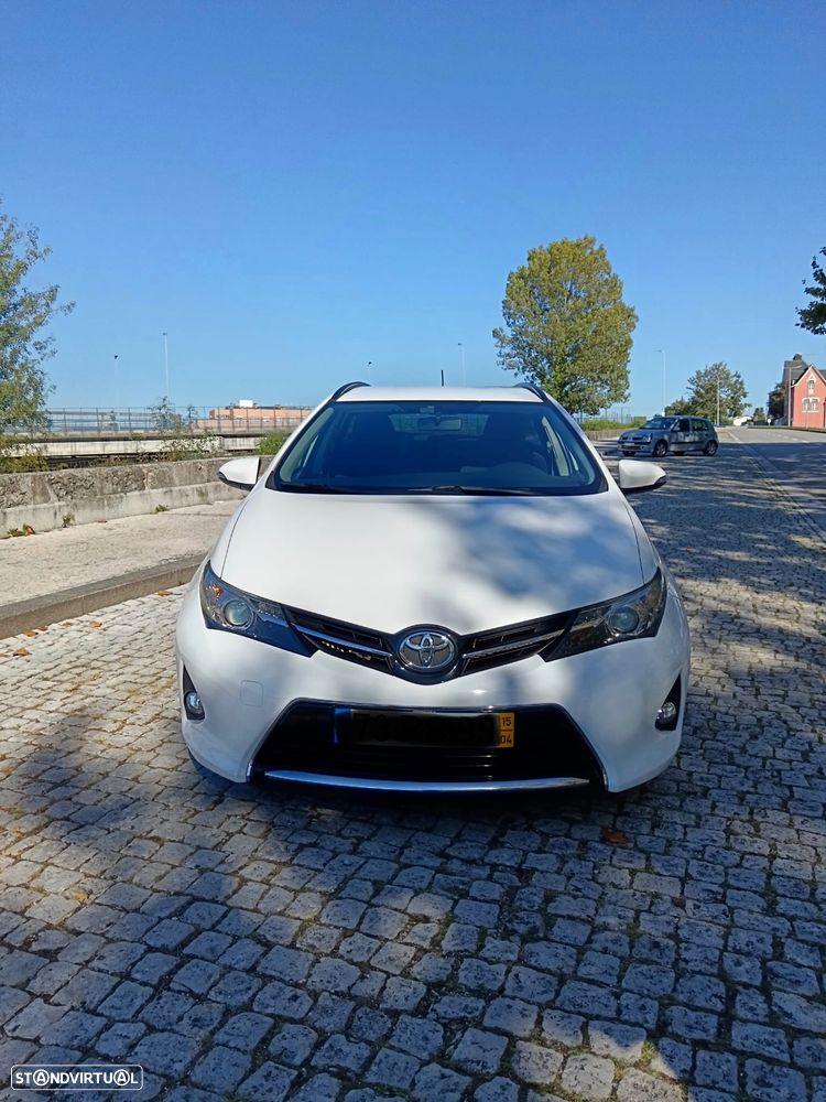 Toyota Auris 1.4 D-4D Comfort+Pack Sport - 2