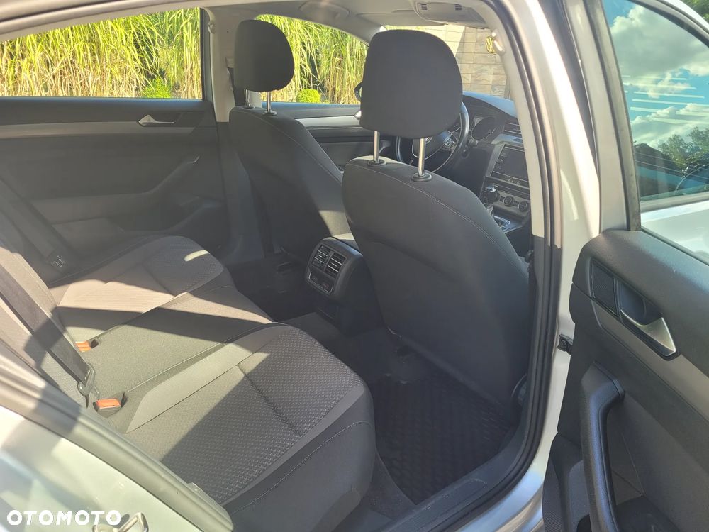 Volkswagen Passat 1.4 TSI BMT Comfortline - 16