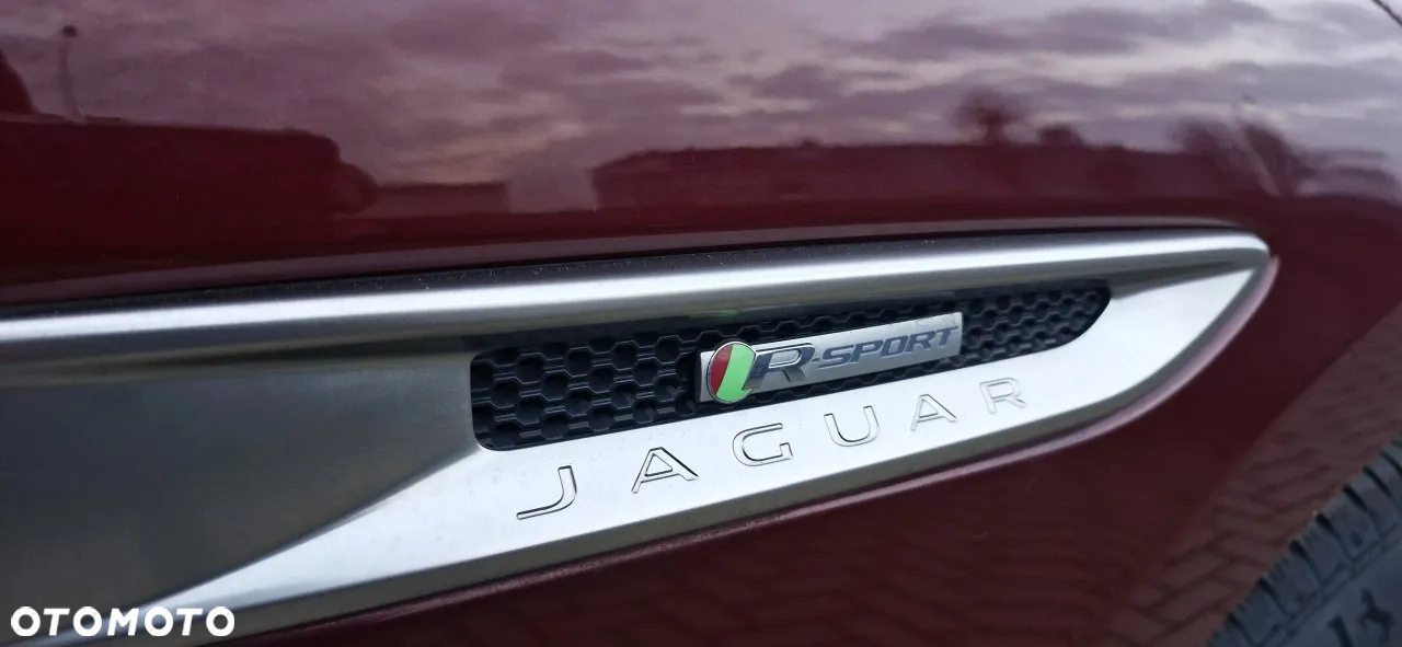 Jaguar F-Pace 2.0 i4D AWD R-Sport - 31