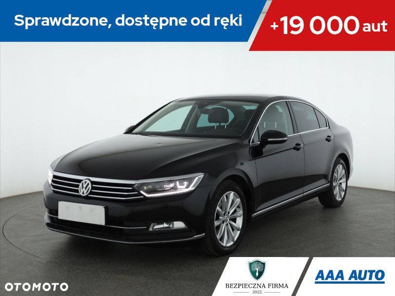 Volkswagen Passat - 1