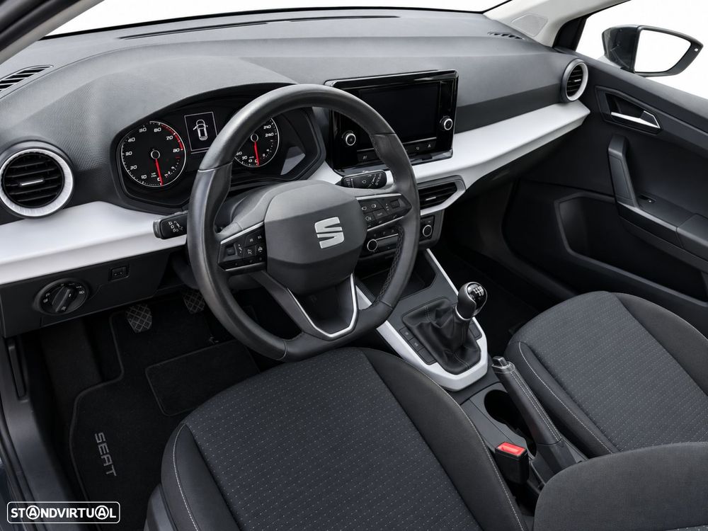 SEAT Arona 1.0 TSI — fotografia 2