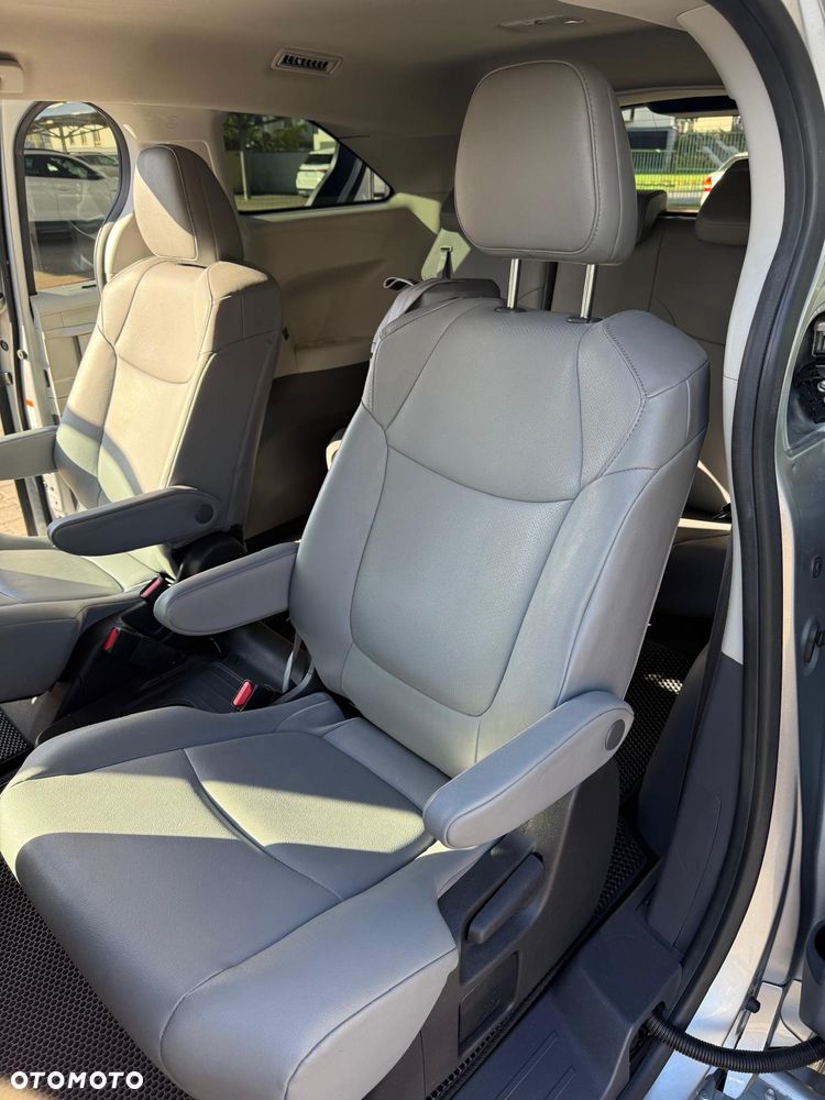 Toyota Sienna - 20