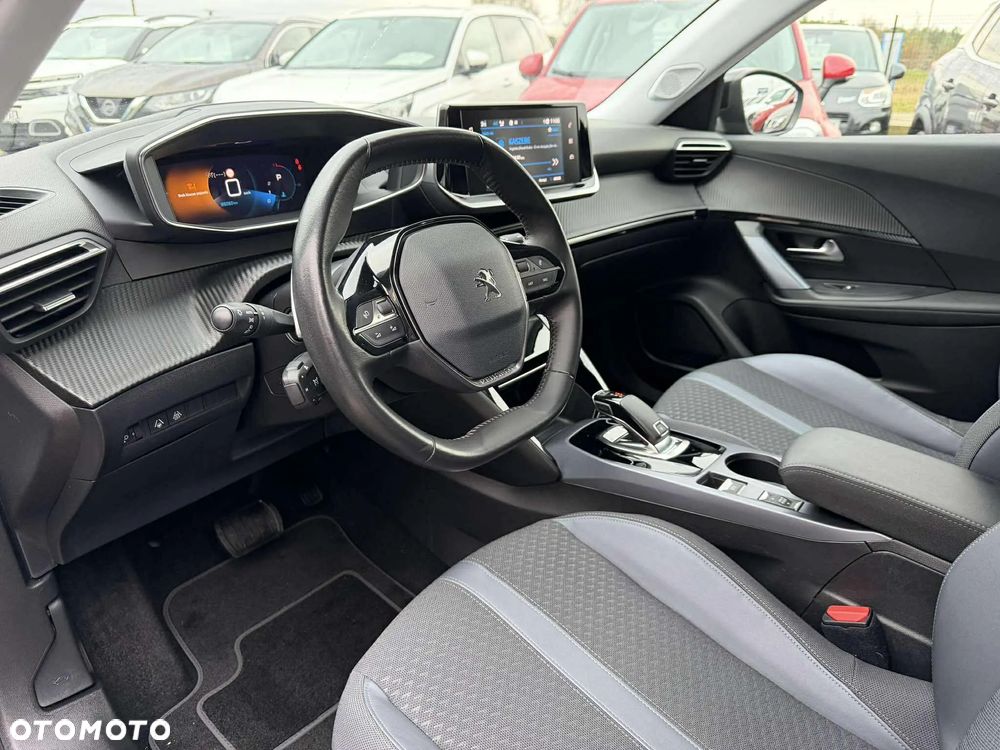 Peugeot 2008 BlueHDi 130 EAT8 Allure - 15