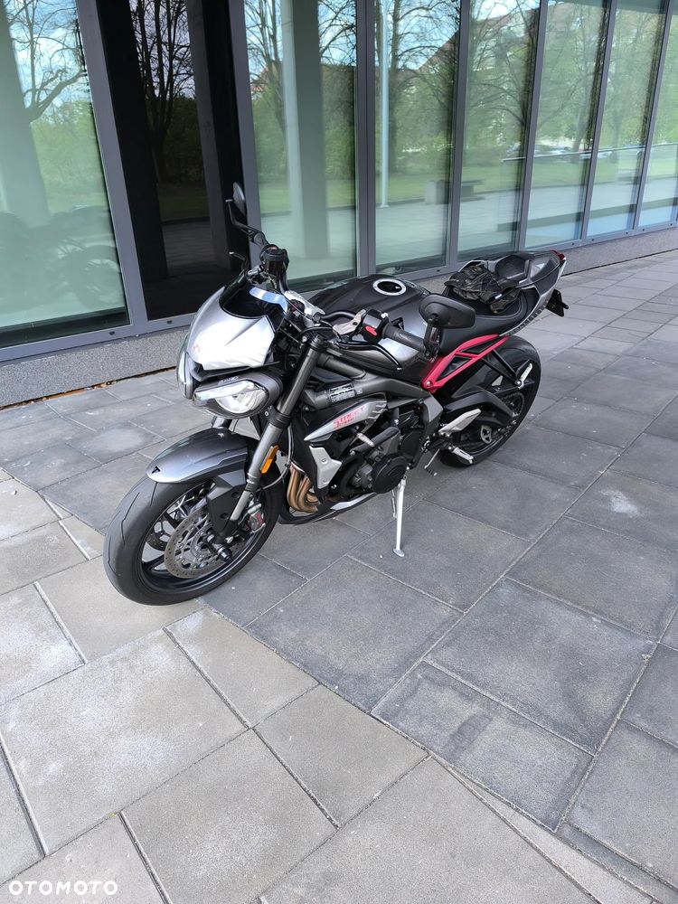 Triumph Street Triple - 20