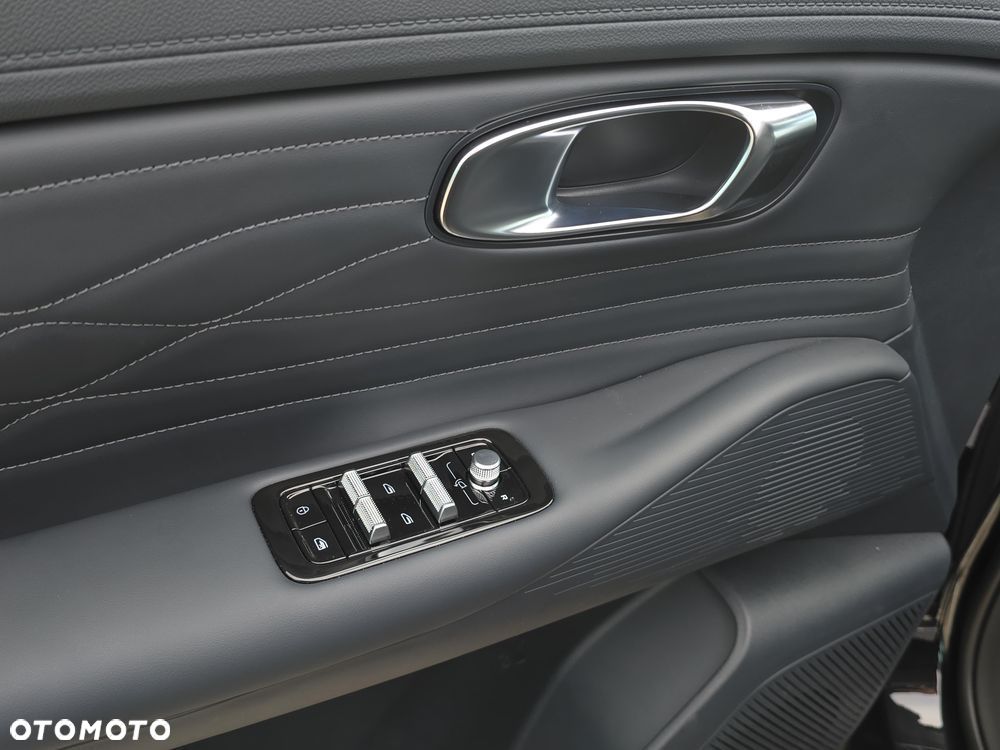Geely Starray EM-i 1.5 PHEV Pro - 11
