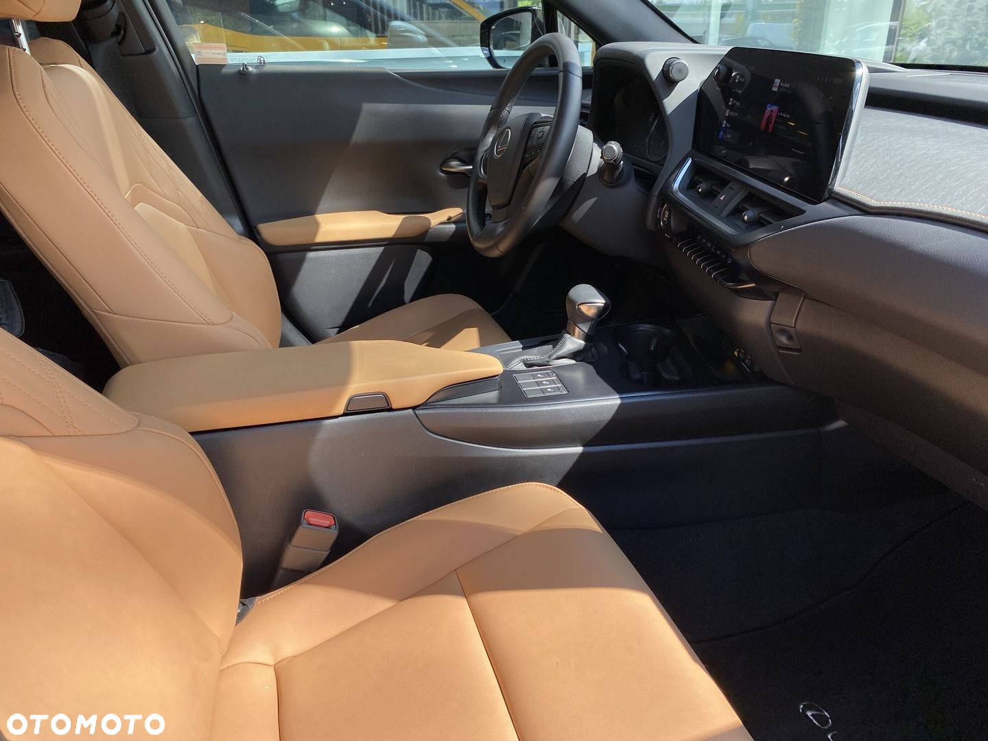 Lexus UX - 16