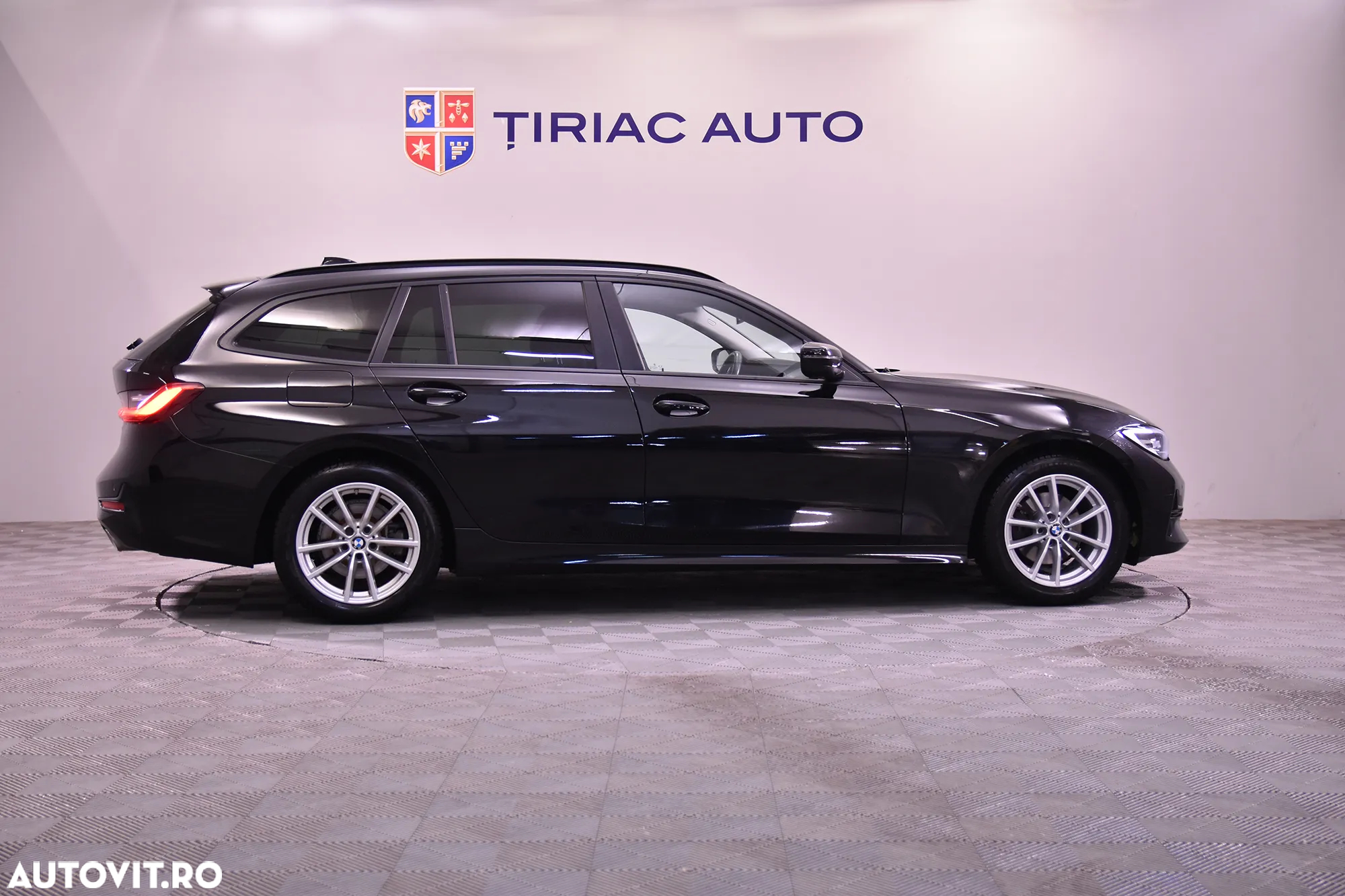 BMW Seria 3 320d Touring xDrive Aut. - 6