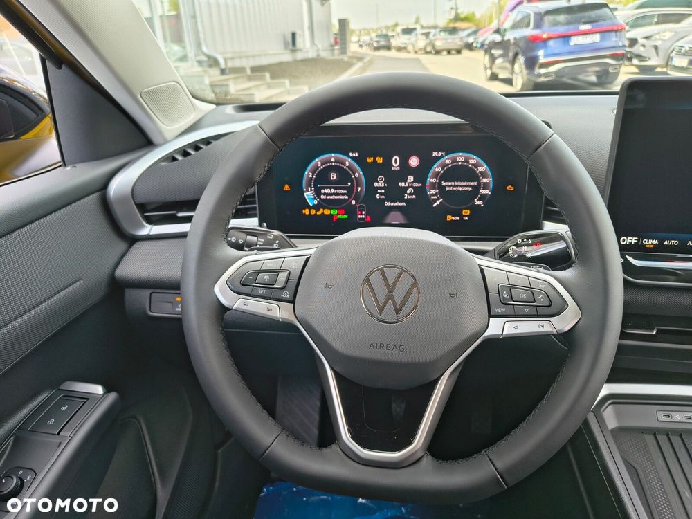 Volkswagen T-Roc - 13