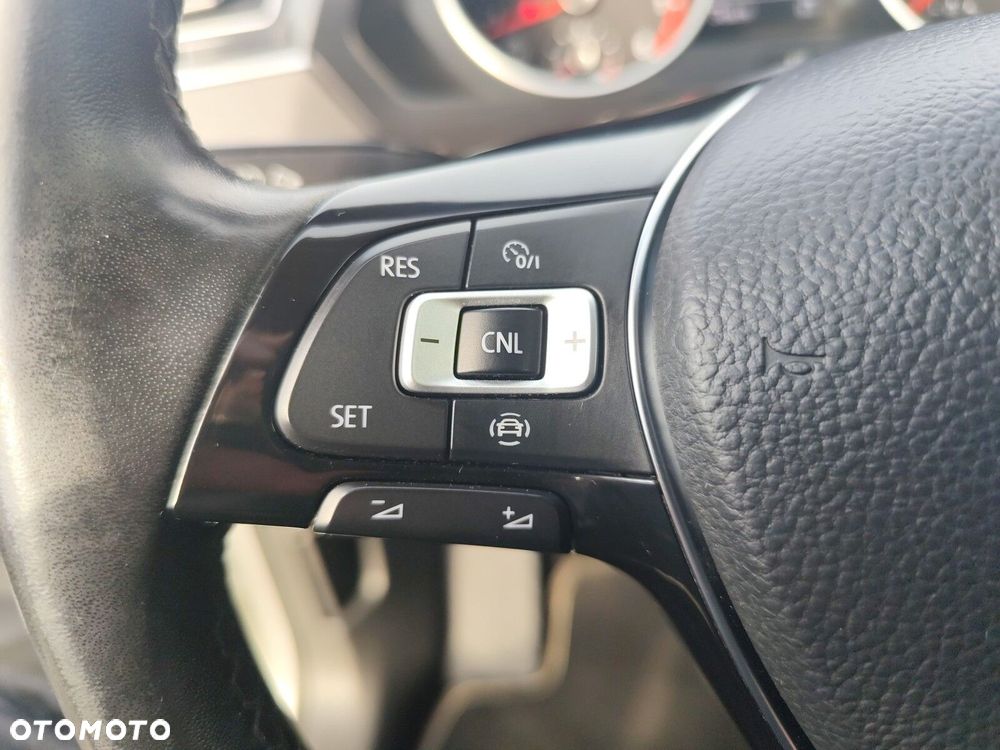 Volkswagen Tiguan - 21