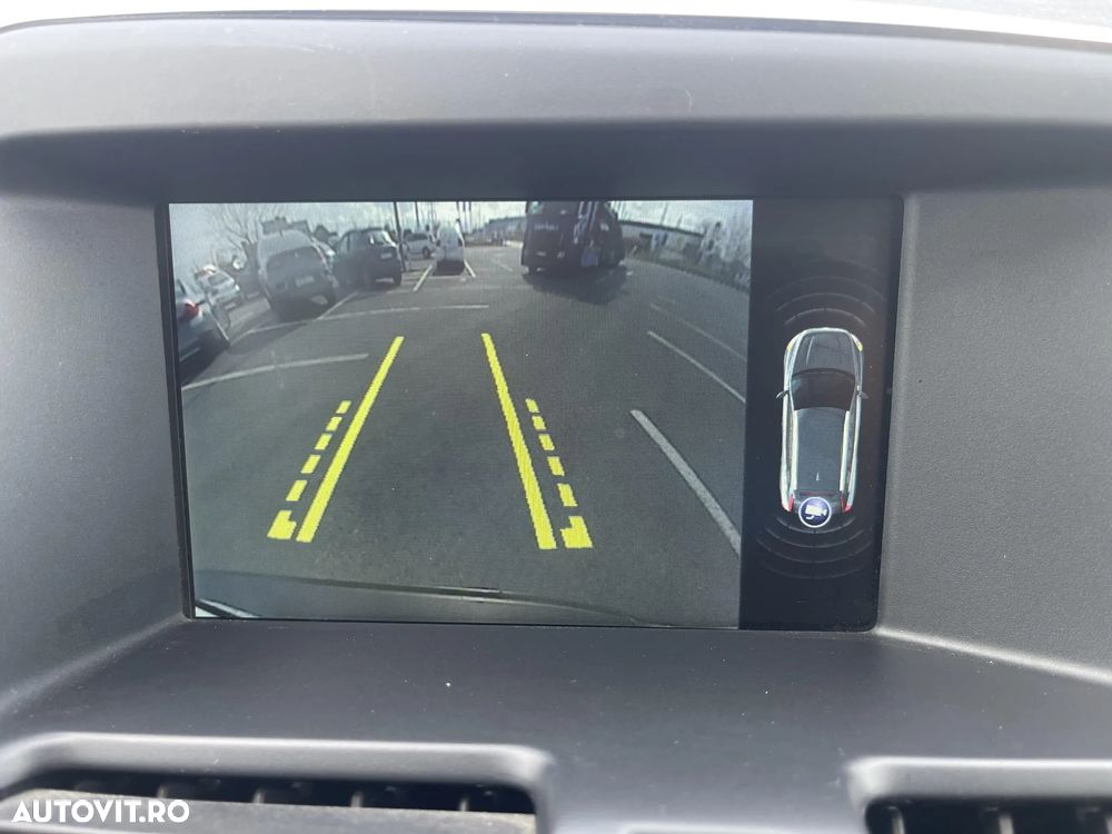 Volvo XC 60 D4AWD Momentum - 24