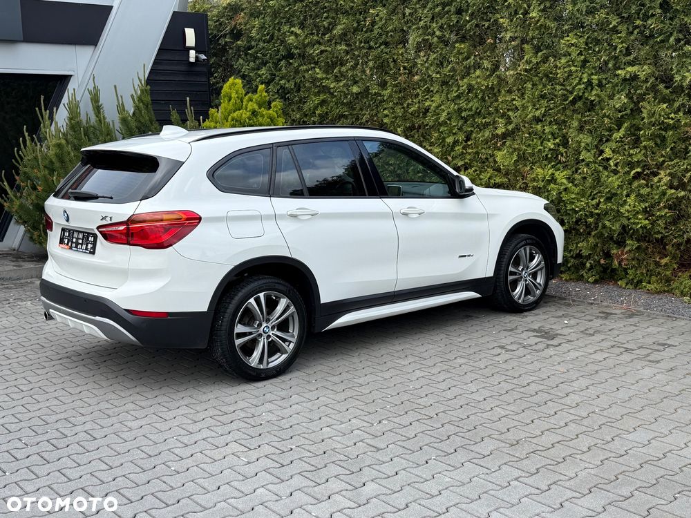 BMW X1 sDrive18d Sport Line - 16