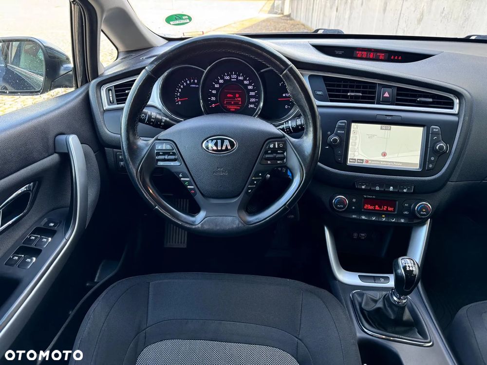 Kia Ceed 1.4 CVVT Dream Team Edition - 25