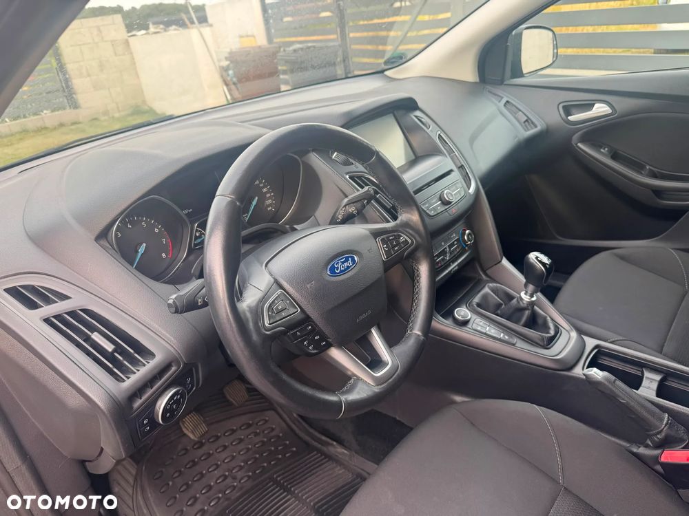 Ford Focus 1.0 EcoBoost Titanium - 12