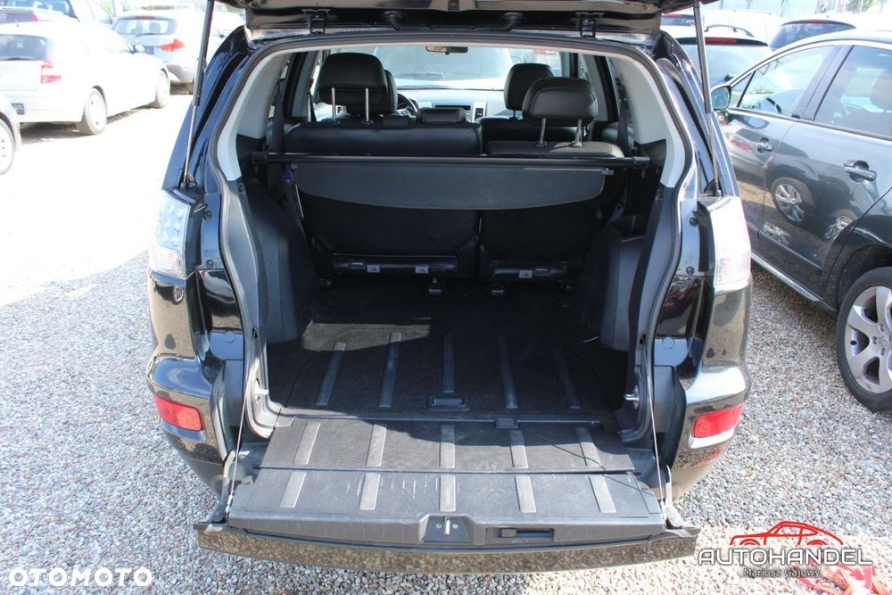 Mitsubishi Outlander - 19