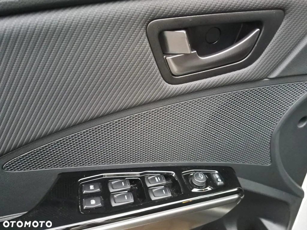 SsangYong/KGM Tivoli Grand 1.5 T-GDI Adventure - 17