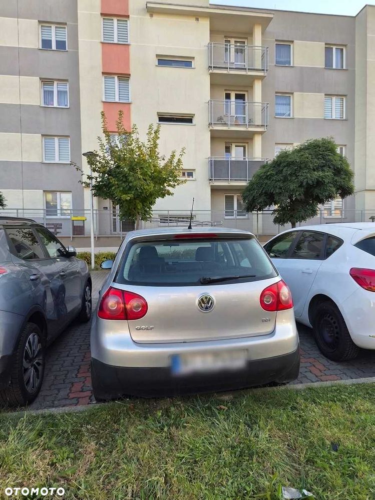 Volkswagen Golf - 5