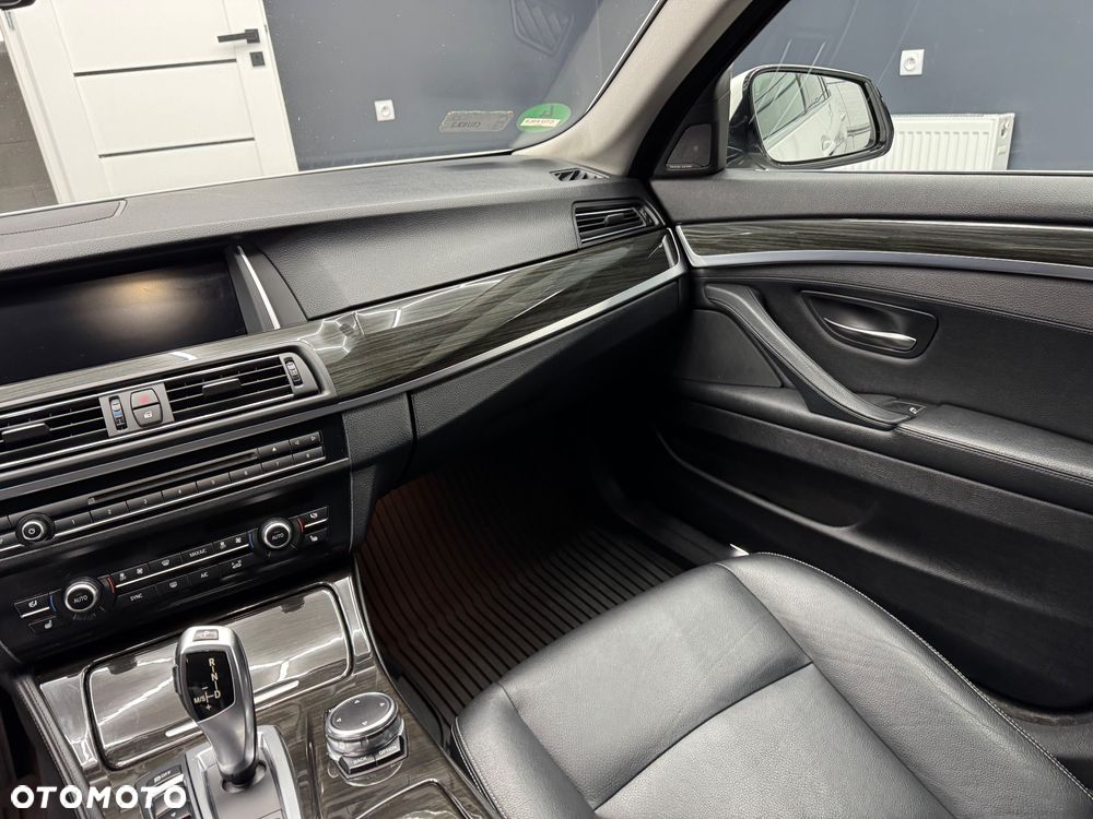 BMW Seria 5 520d Luxury Line - 37