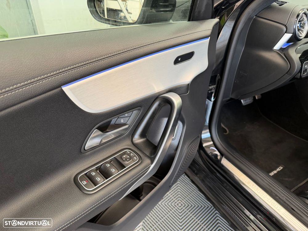 Mercedes-Benz A 250 e AMG Line - 17
