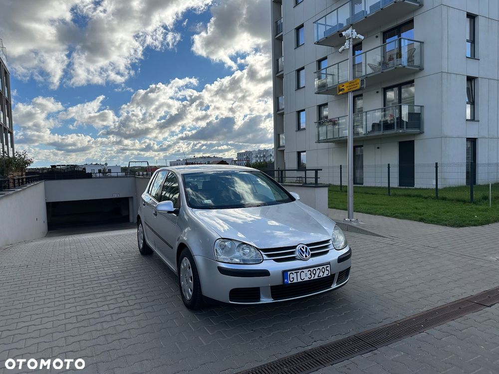 Volkswagen Golf V 1.9 TDI Comfortline - 4