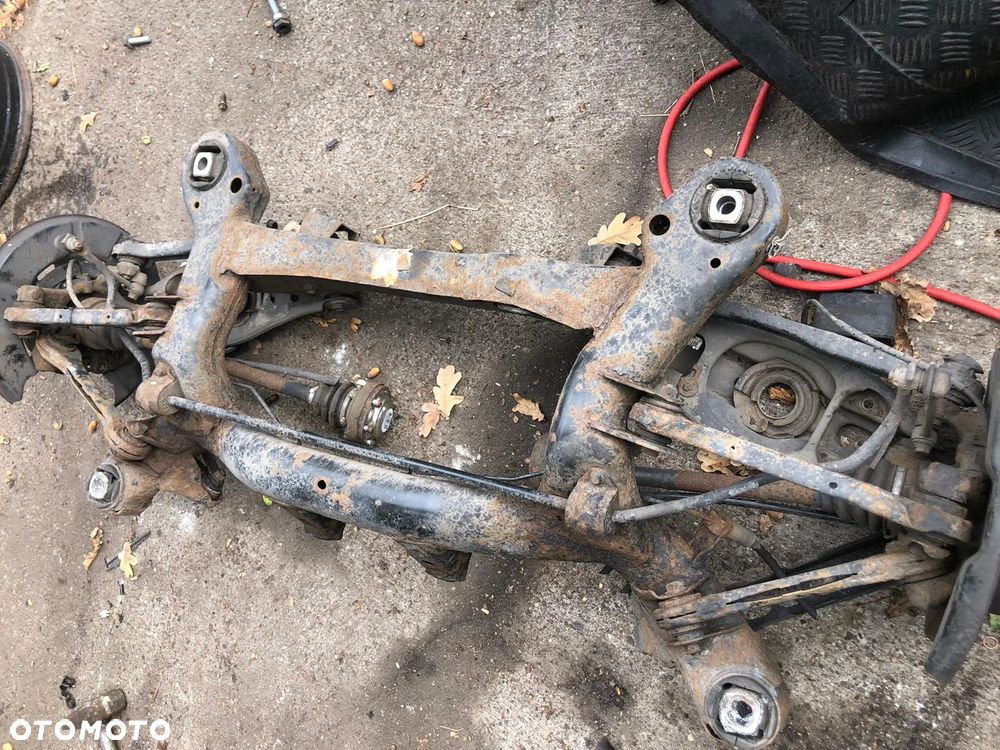 BMW 3  E91 E90 BELKA TYLNA ZAWIESZENIE TYLNE KOMPLET - 4