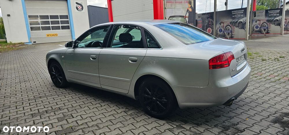 Audi A4 Limousine - 12