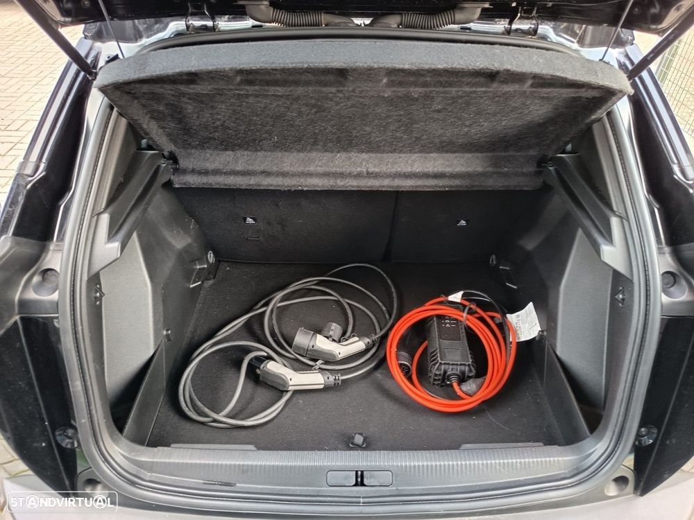 Peugeot e-2008 50 kWh GT - 16