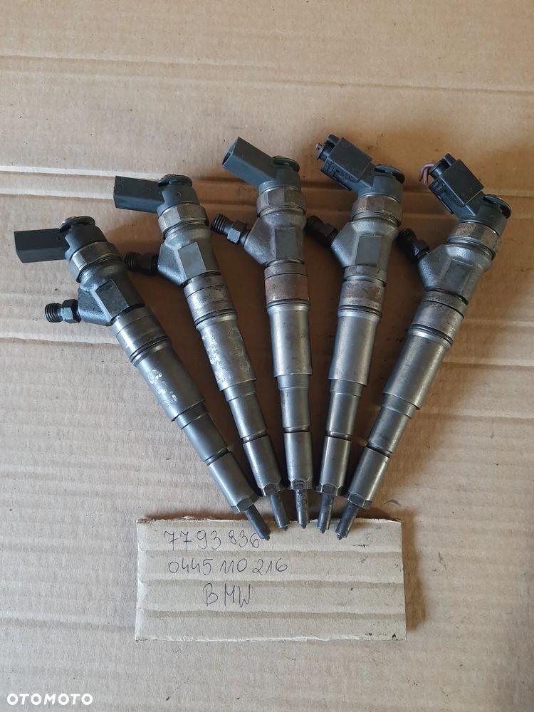 Wtryskiwacz wtrysk BMW seria 5 E60 E61 2.0 d 7793836 0445110216 - 1
