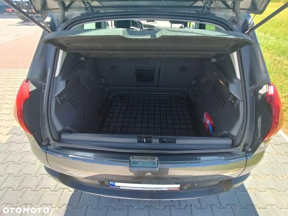 Peugeot 3008 1.6 THP Style - 17