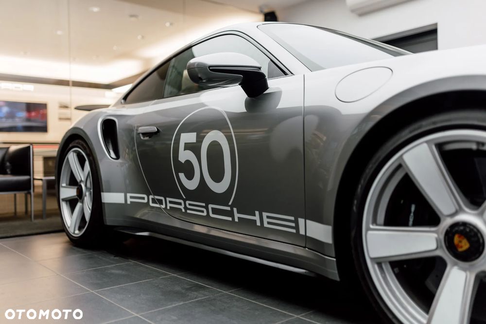 Porsche 911 Turbo 50 Years - 38