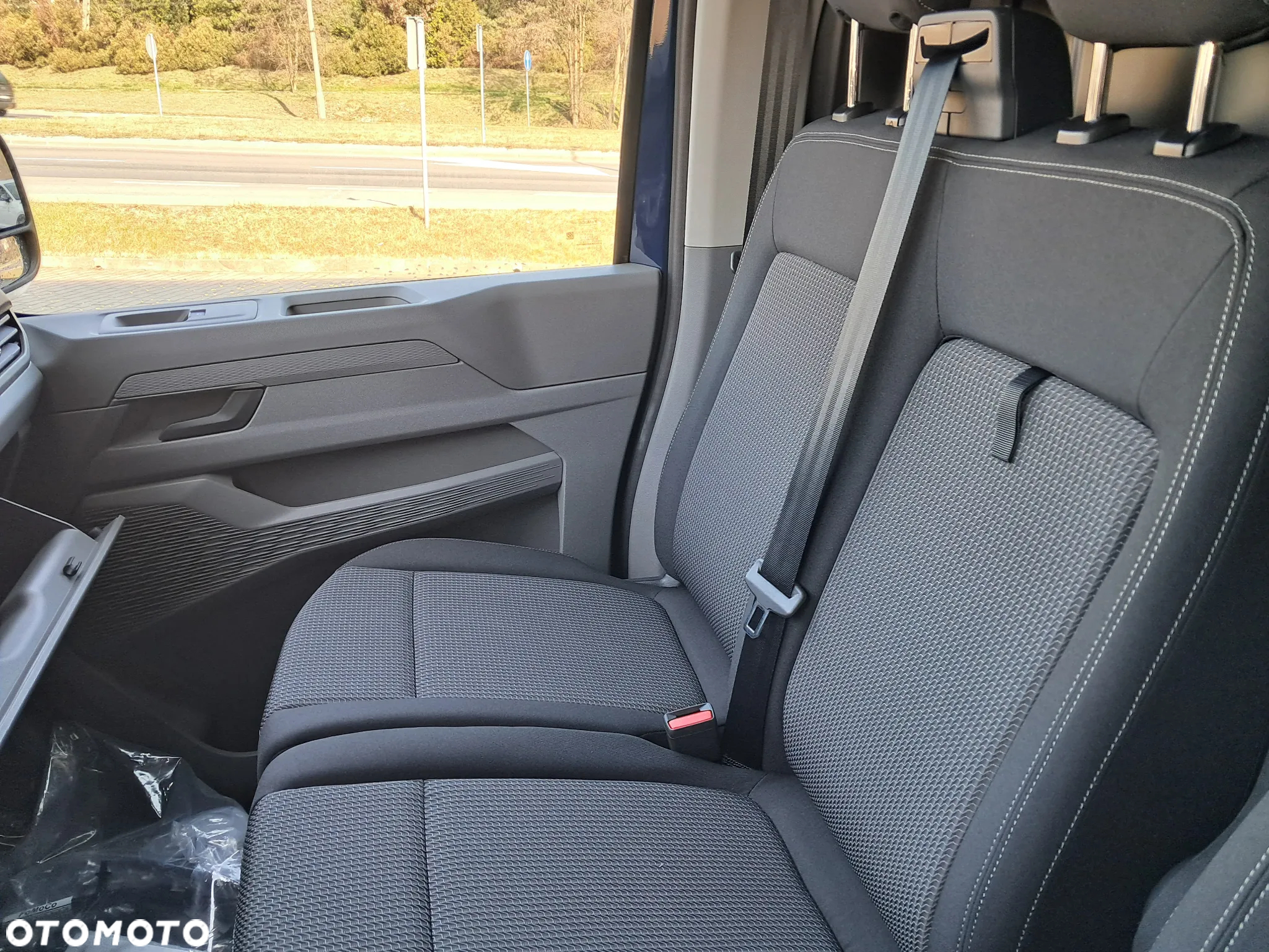 Volkswagen Transporter T7 - 32