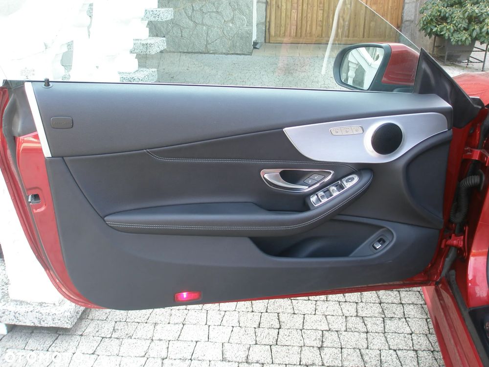 Mercedes-Benz Klasa C 200 Cabrio 4Matic 9G-TRONIC AMG Line - 19