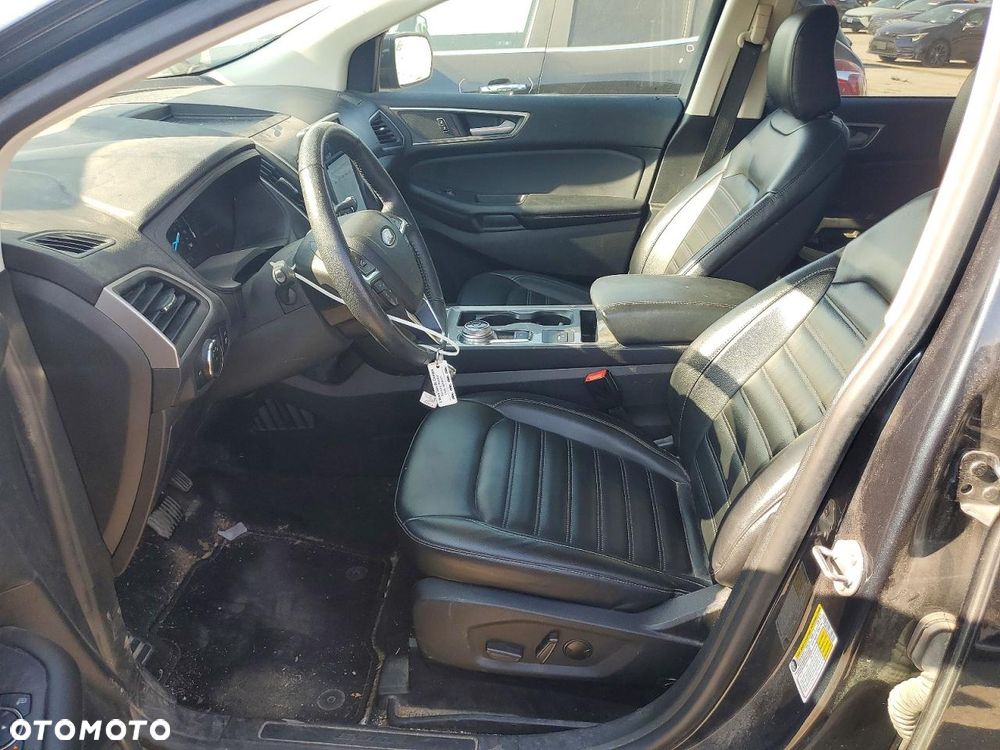 Ford Edge - 8