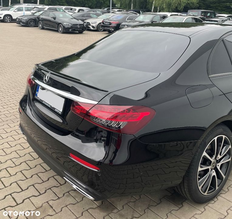 MERCEDES W213 LIFTING SPOILER LOTKA NA KLAPĘ AMG PODKŁAD! - 1