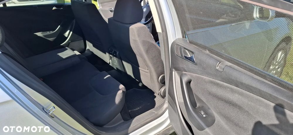 Volkswagen Passat 2.0 TDI DPF Comfortline - 17