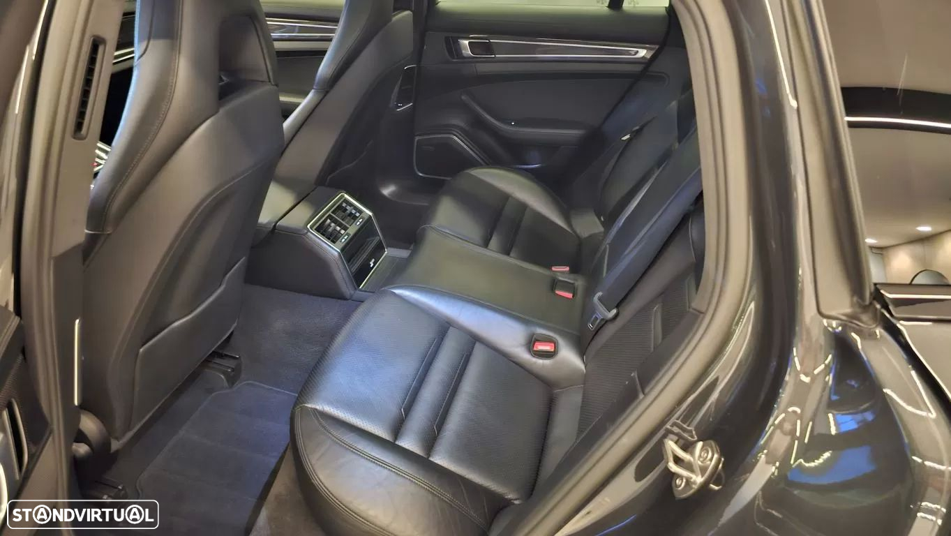 Porsche Panamera Sport Turismo 4 E-Hybrid 10 Years Edition - 44