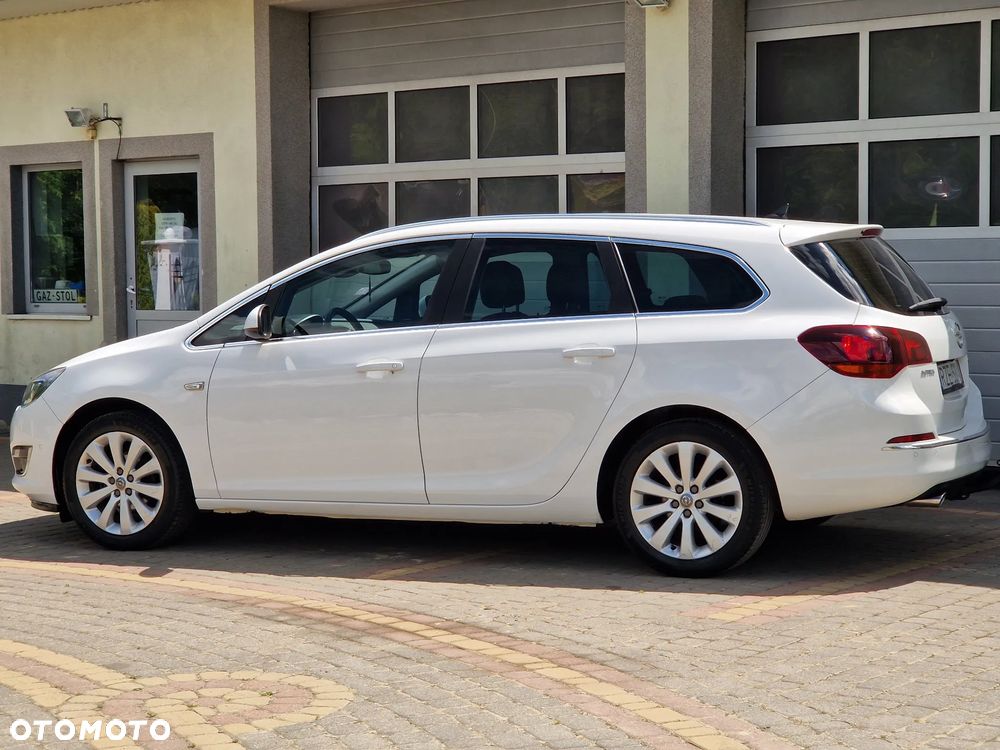 Opel Astra 1.4 Turbo Cosmo - 11