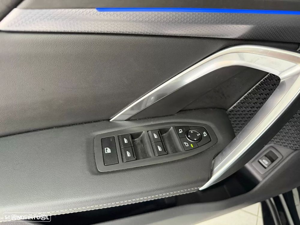 BMW iX2 eDrive20 Pack Desportivo M - 40