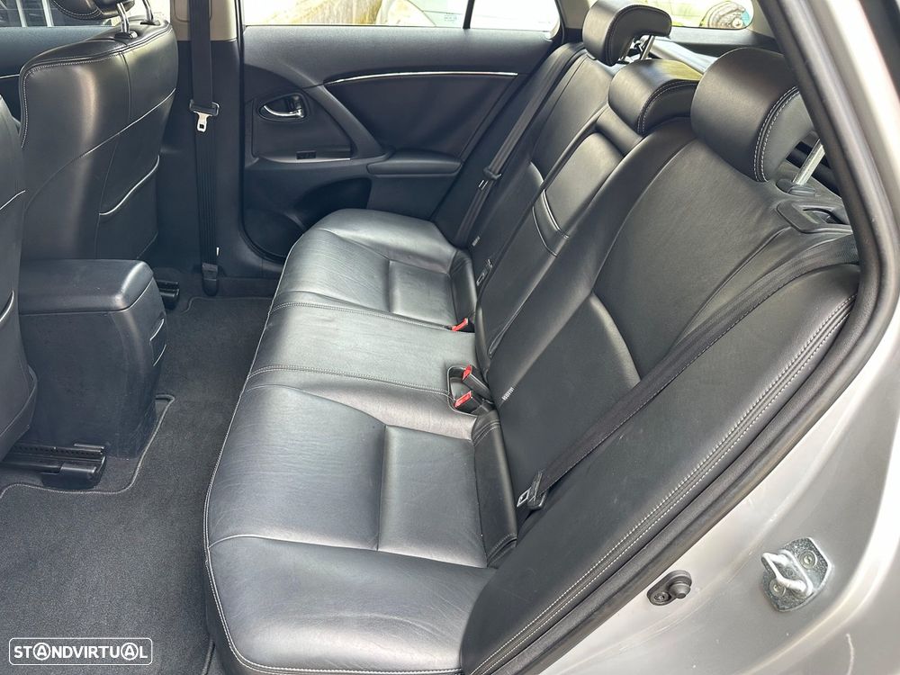 Toyota Avensis SW 2.0 D-4D Exclusive +Pele+GPS - 11