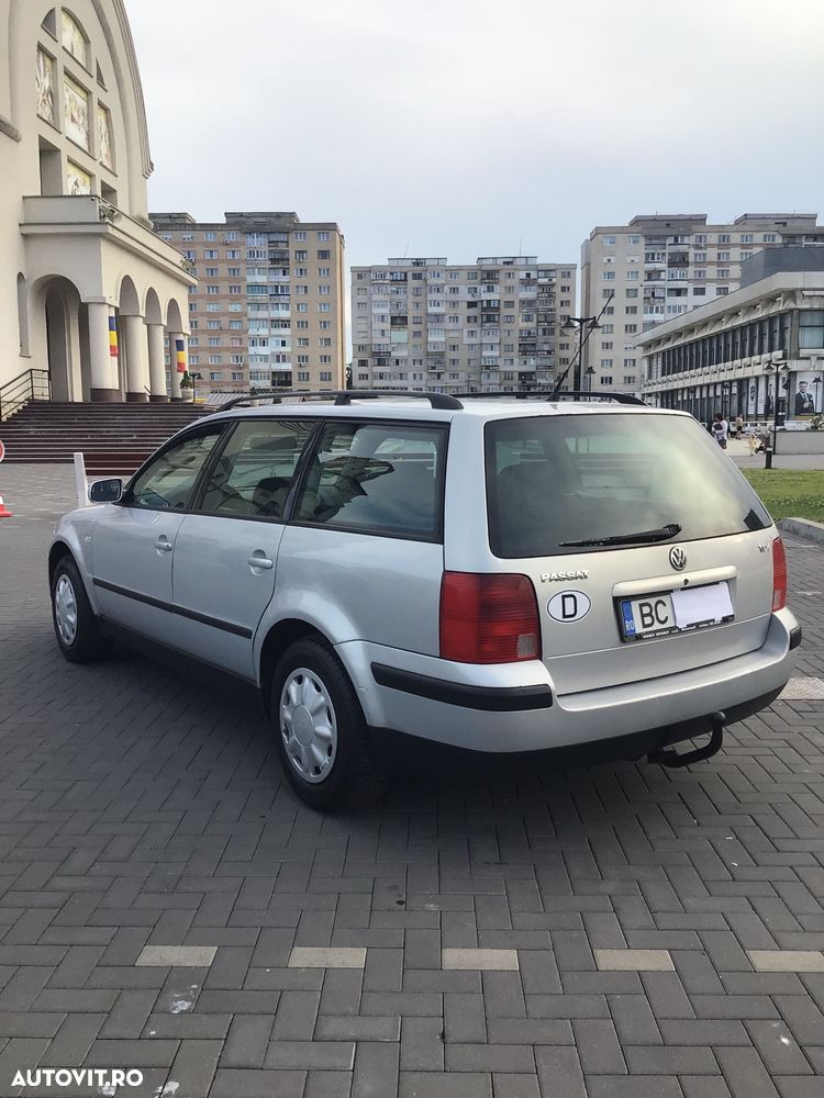 Volkswagen Passat - 4