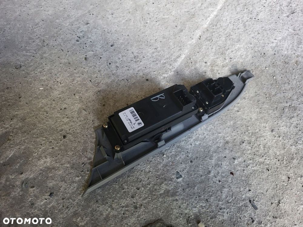 KL PRZEŁĄCZNIK SZYB LEWY PRZÓD MAZDA 3 BK 03- - 2